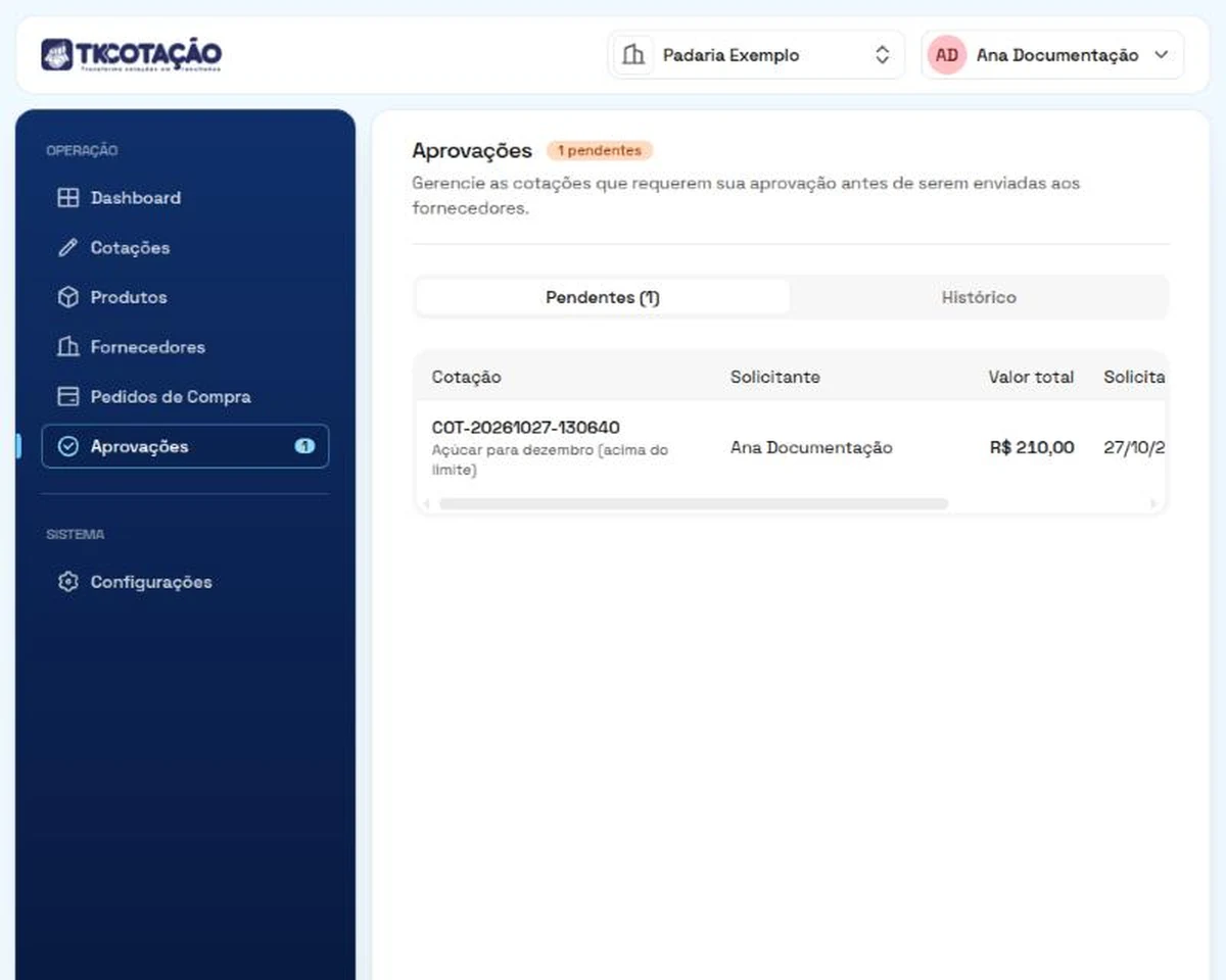 Tela Aprovações com a aba Pendentes e uma cotação aguardando, mostrando código, solicitante, valor total e data da solicitação.